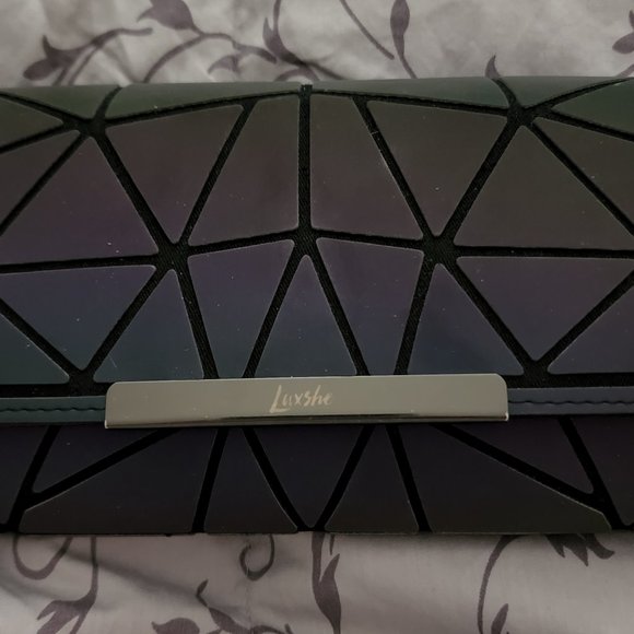 ★JUST REDUCED★ Holographic color change luxshe wallet - Picture 3 of 4